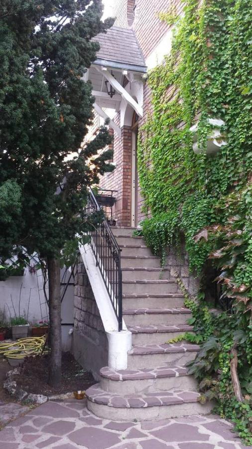 La Romantique Bed & Breakfast