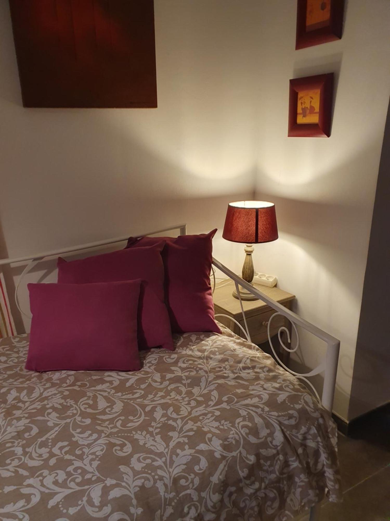 La Romantique Bed & Breakfast Paris